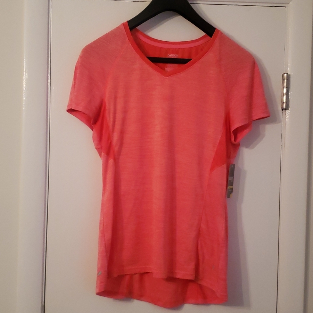 NWT Danskin Now Semi-Fitted workout top, Large